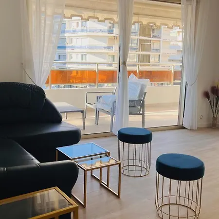Le De Au Palm *